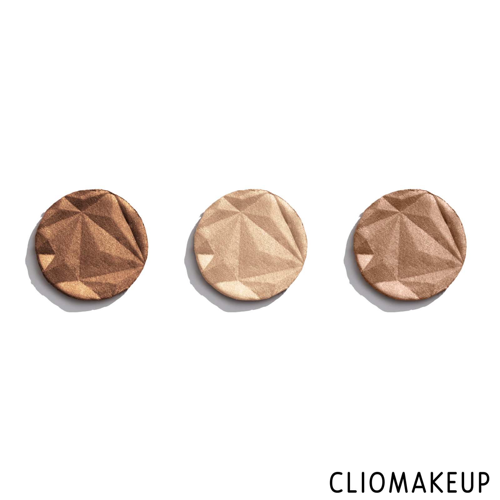 cliomakeup-recensione-illuminante-nyx-high-glass-illuminating-powder-3