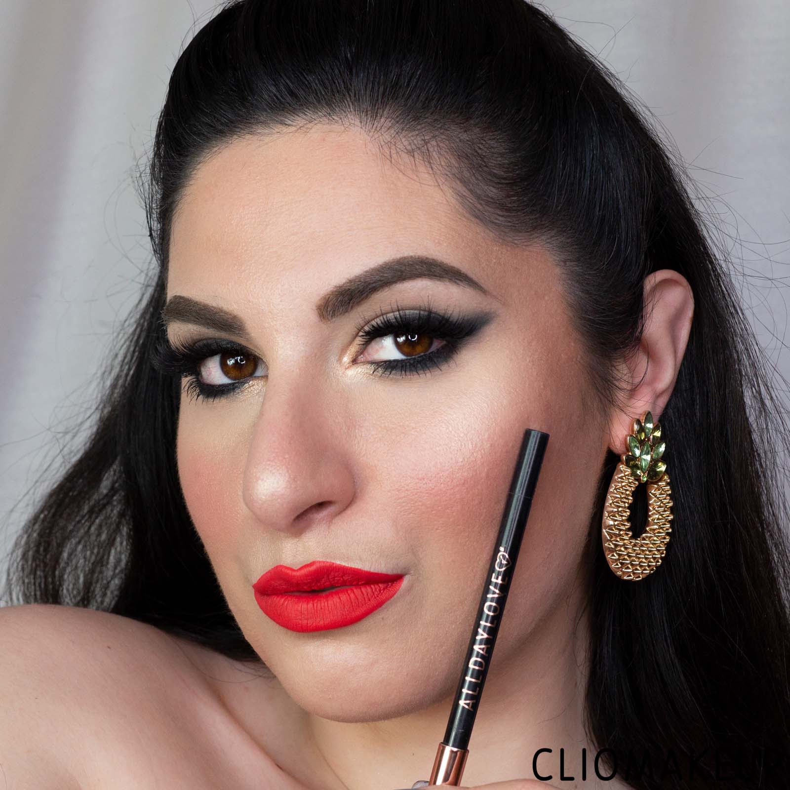 Cliomakeup-matita-occhi-temperabile-a-lunga-tenuta-black-alldaylove-6-mena-look
