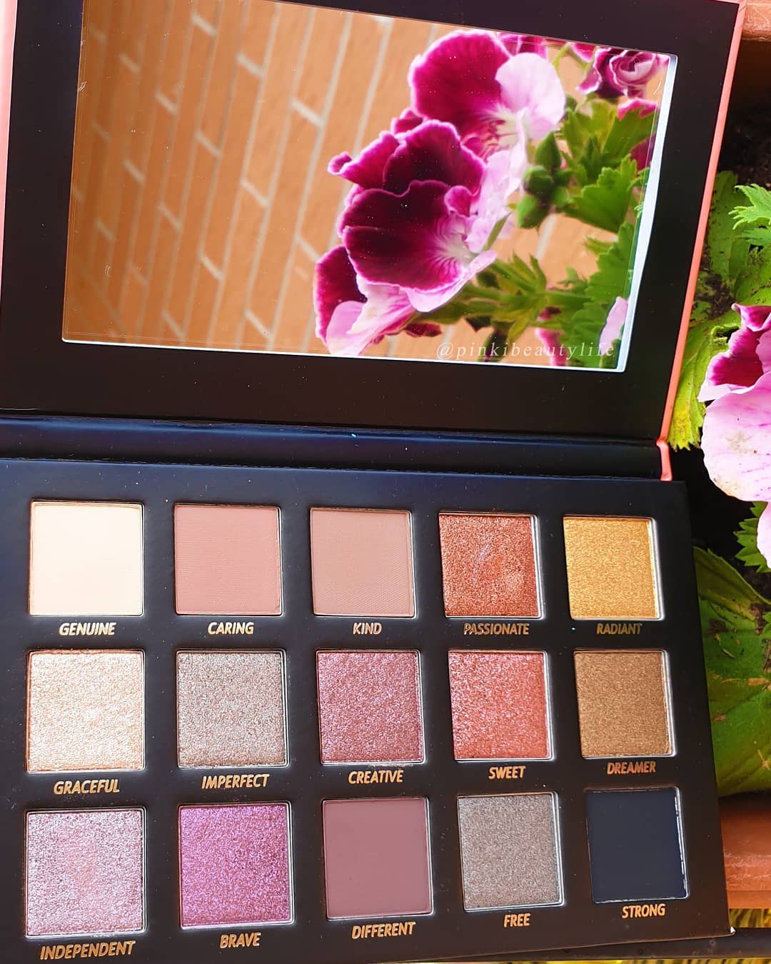 Cliomakeup-matita-occhi-temperabile-a-lunga-tenuta-black-alldaylove-8-palette-beautylove