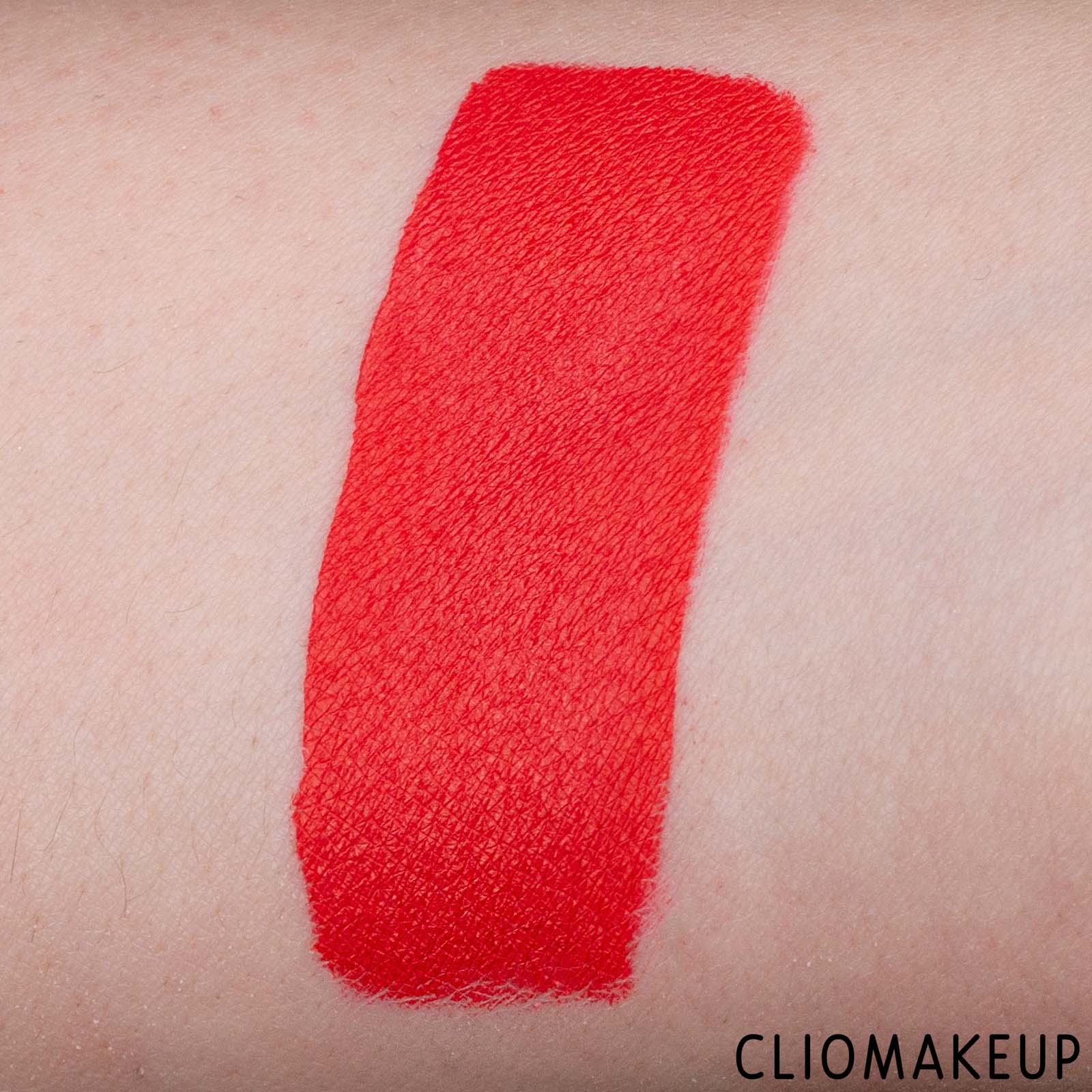 Cliomakeup-rossetto-liquido-spritzante-liquidlove-15-swatch-mena