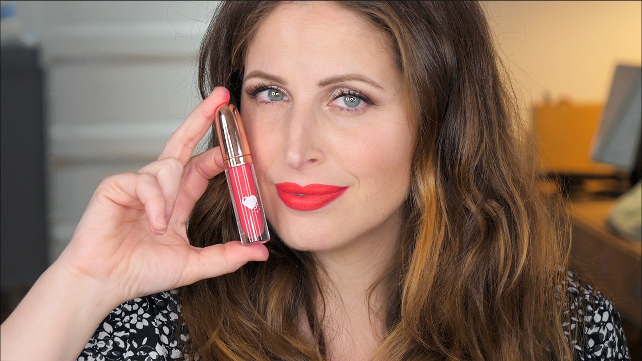 Cliomakeup-rossetto-liquido-spritzante-liquidlove-7-clio
