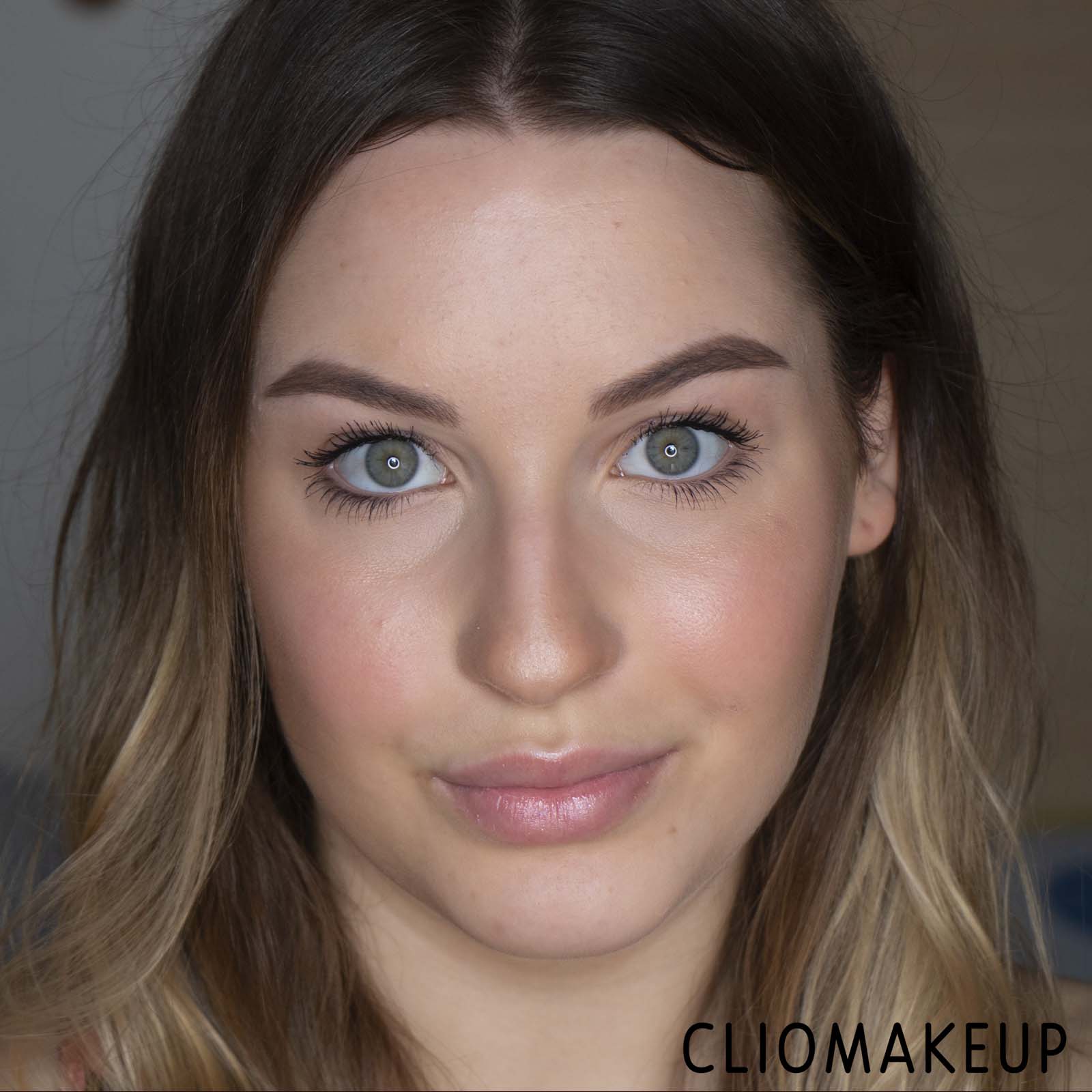 cliomakeup-recensione-balsamo-labbra-huda-beauty-diamond-balm-sparkly-lip-balm-15