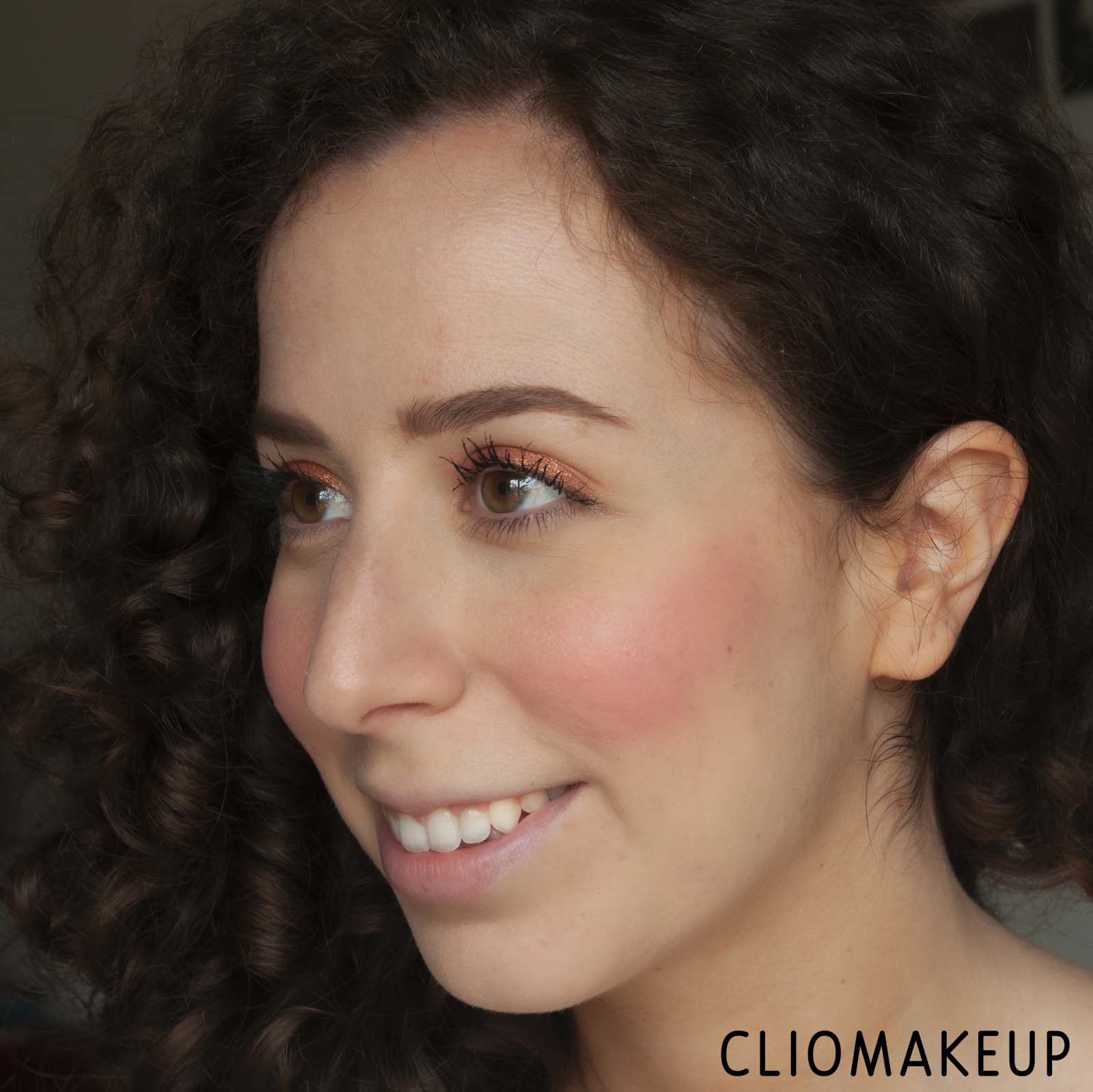 cliomakeup-recensione-blush-xx-revolution-xxcess-blush-high-pigment-blusher-12