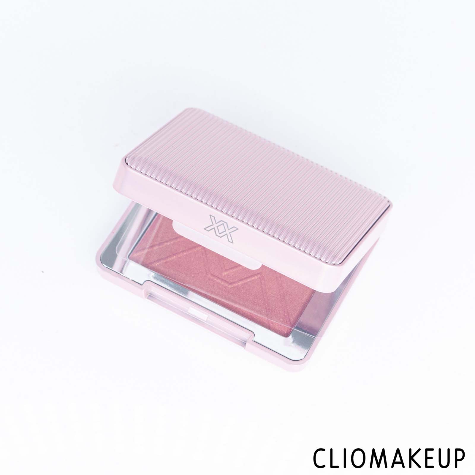 cliomakeup-recensione-blush-xx-revolution-xxcess-blush-high-pigment-blusher-4
