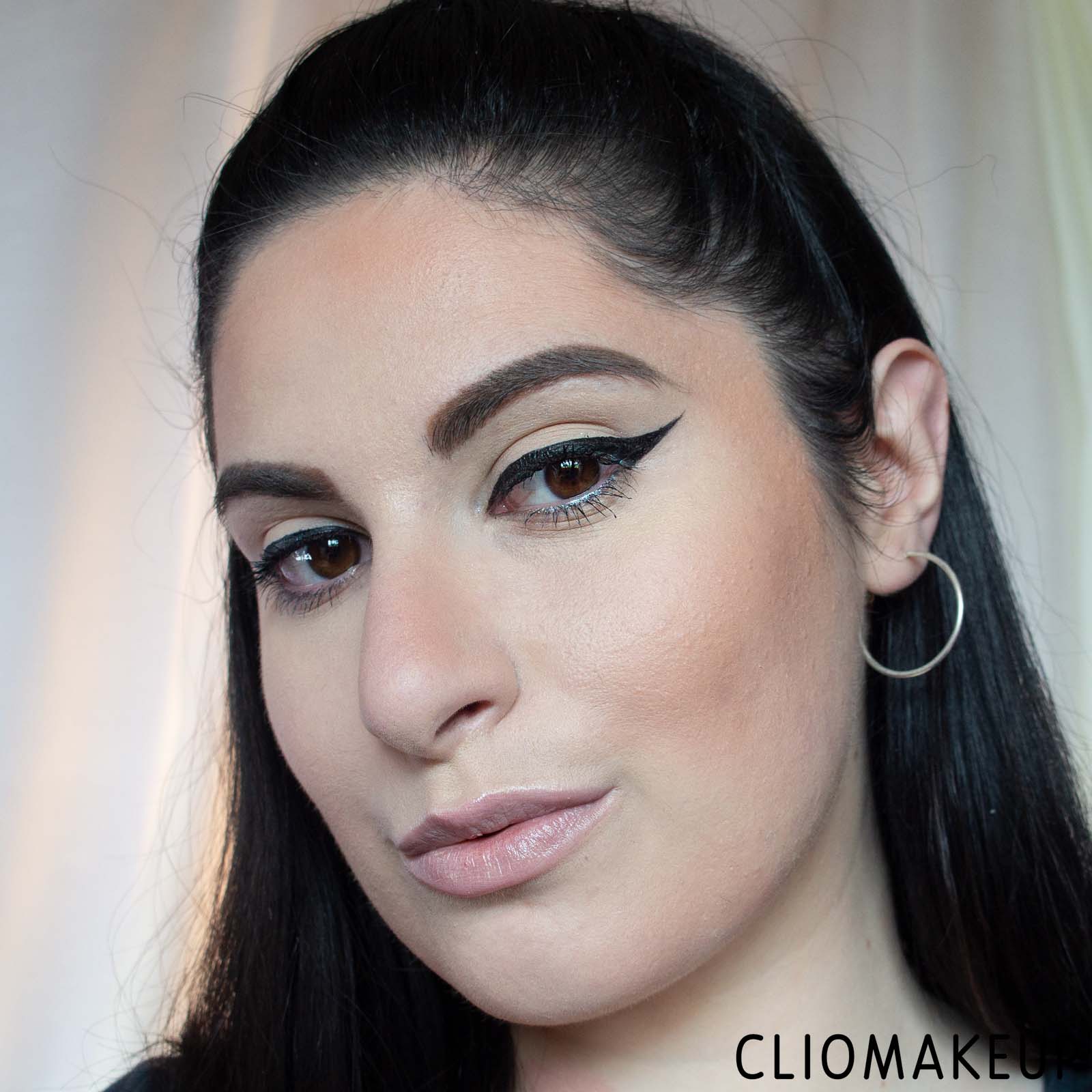 cliomakeup-recensione-bronzer-essence-sun-club-luminous-bronzing-powder-12