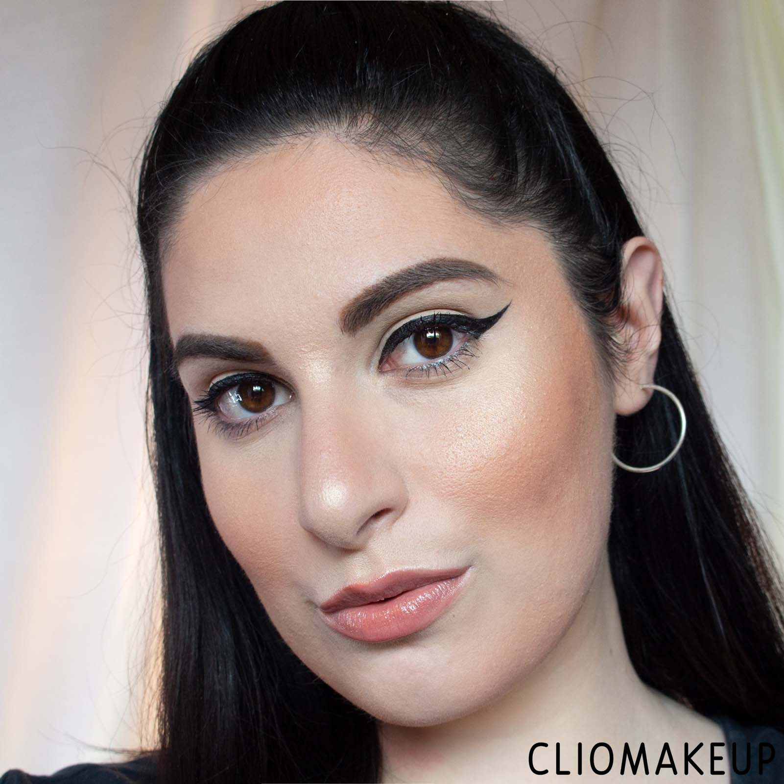 cliomakeup-recensione-bronzer-essence-sun-club-luminous-bronzing-powder-14
