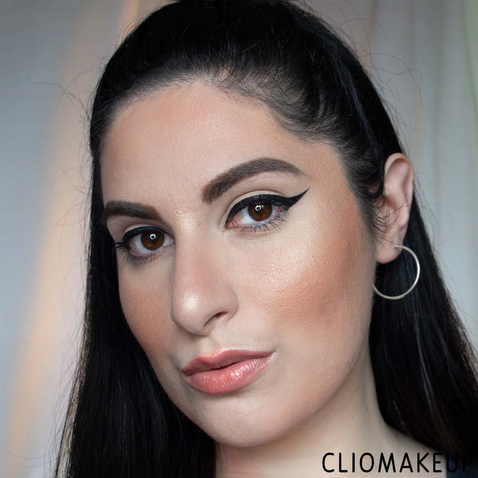 cliomakeup-recensione-bronzer-essence-sun-club-luminous-bronzing-powder-15
