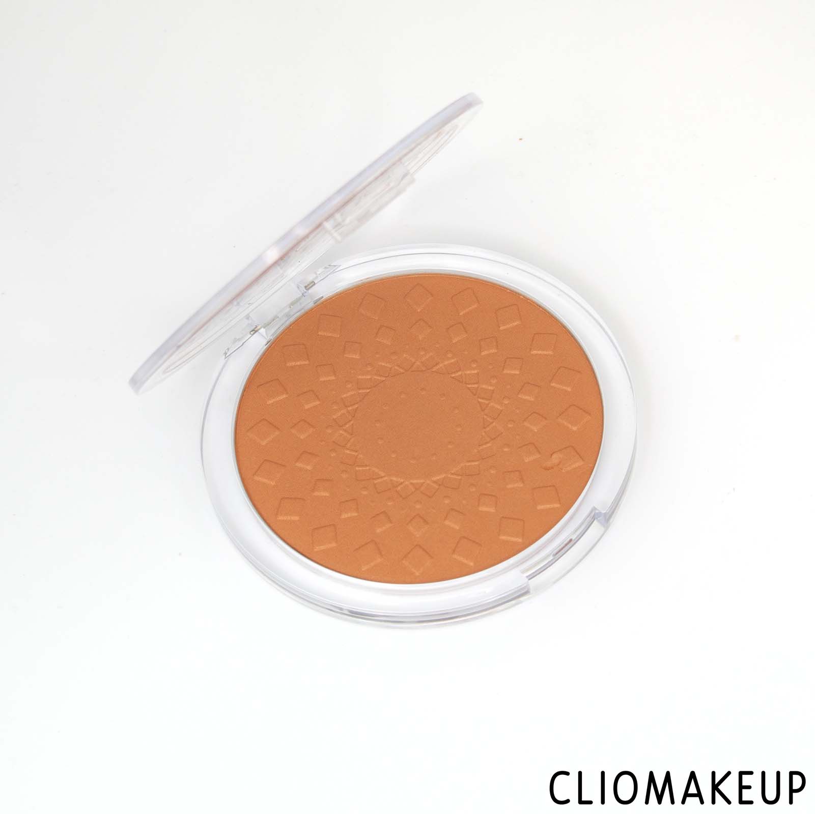 cliomakeup-recensione-bronzer-essence-sun-club-luminous-bronzing-powder-3