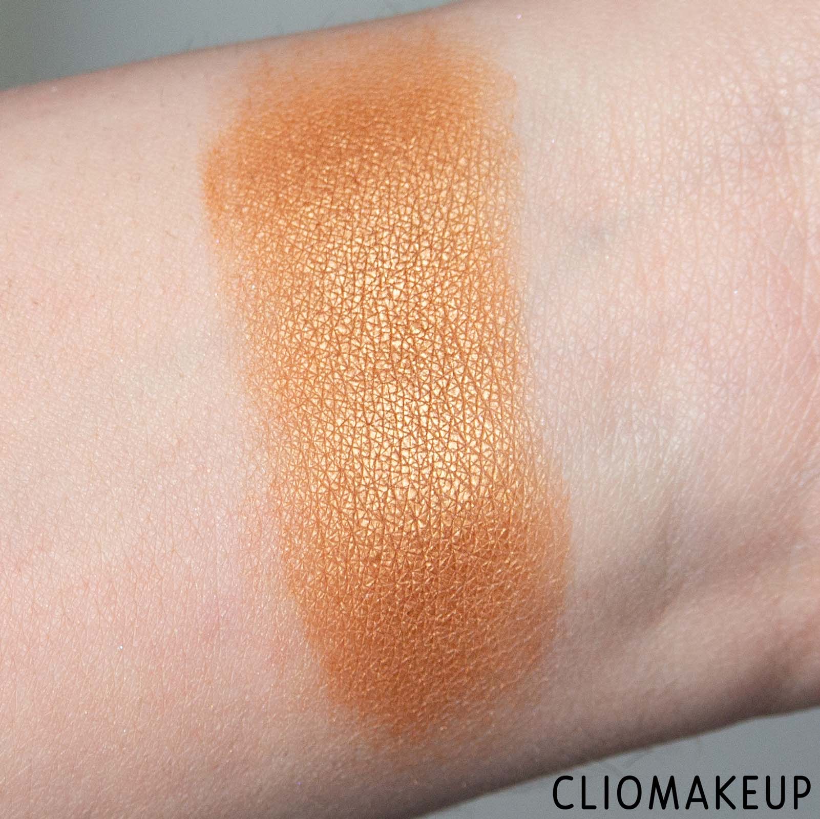 cliomakeup-recensione-bronzer-essence-sun-club-luminous-bronzing-powder-6