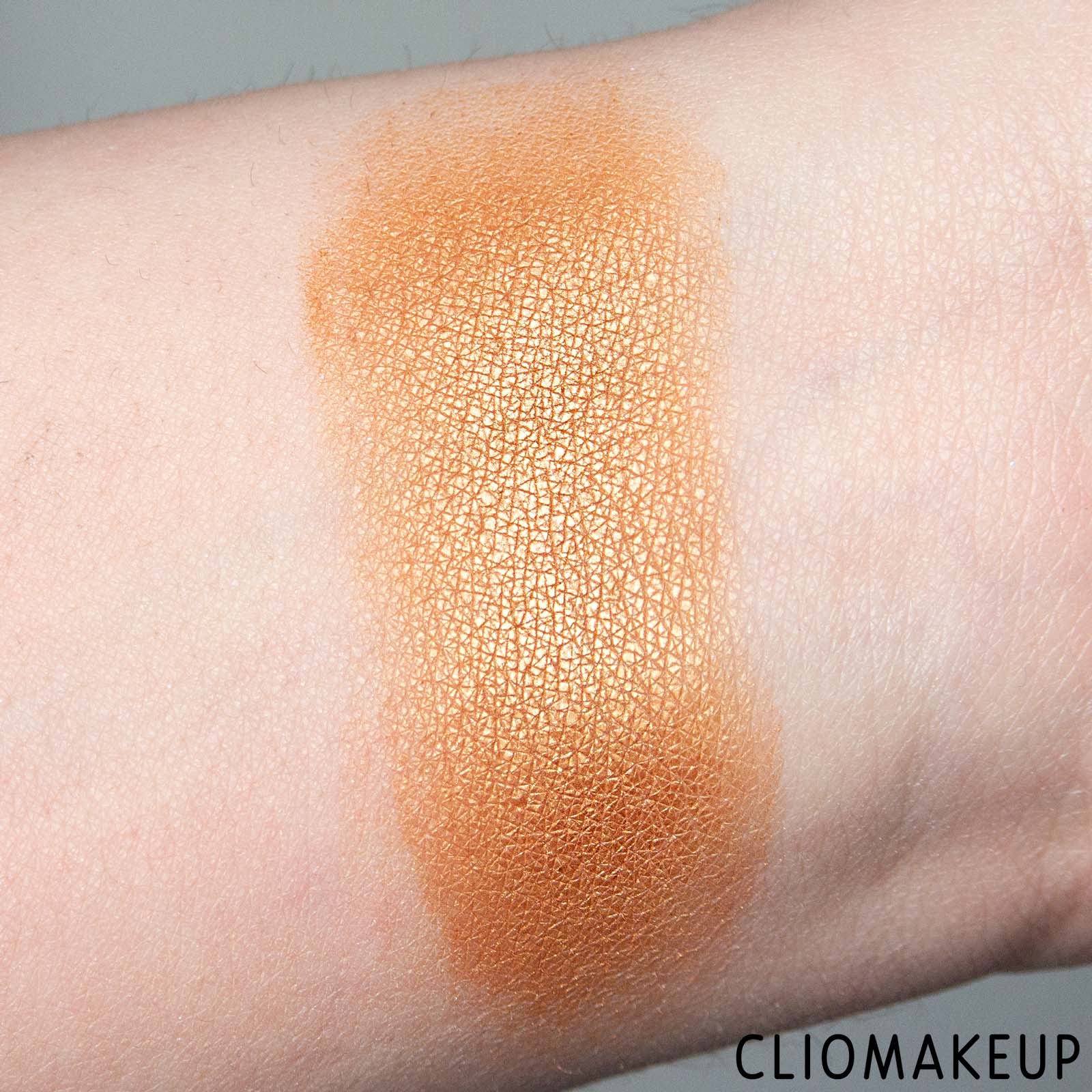 cliomakeup-recensione-bronzer-essence-sun-club-luminous-bronzing-powder-7