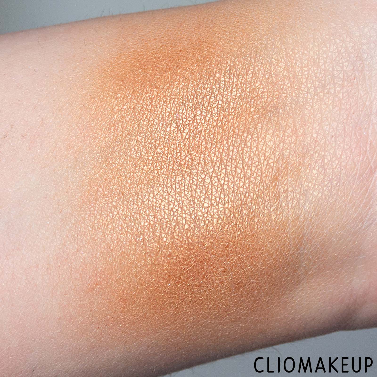cliomakeup-recensione-bronzer-essence-sun-club-luminous-bronzing-powder-8
