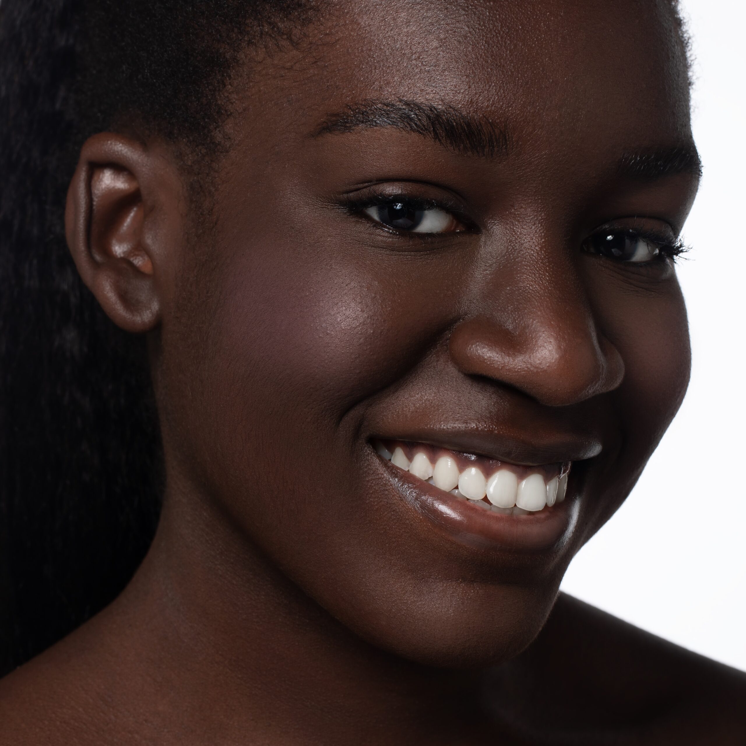 Cliomakeup-blush-in-polvere-99-angel-10-dark-skin