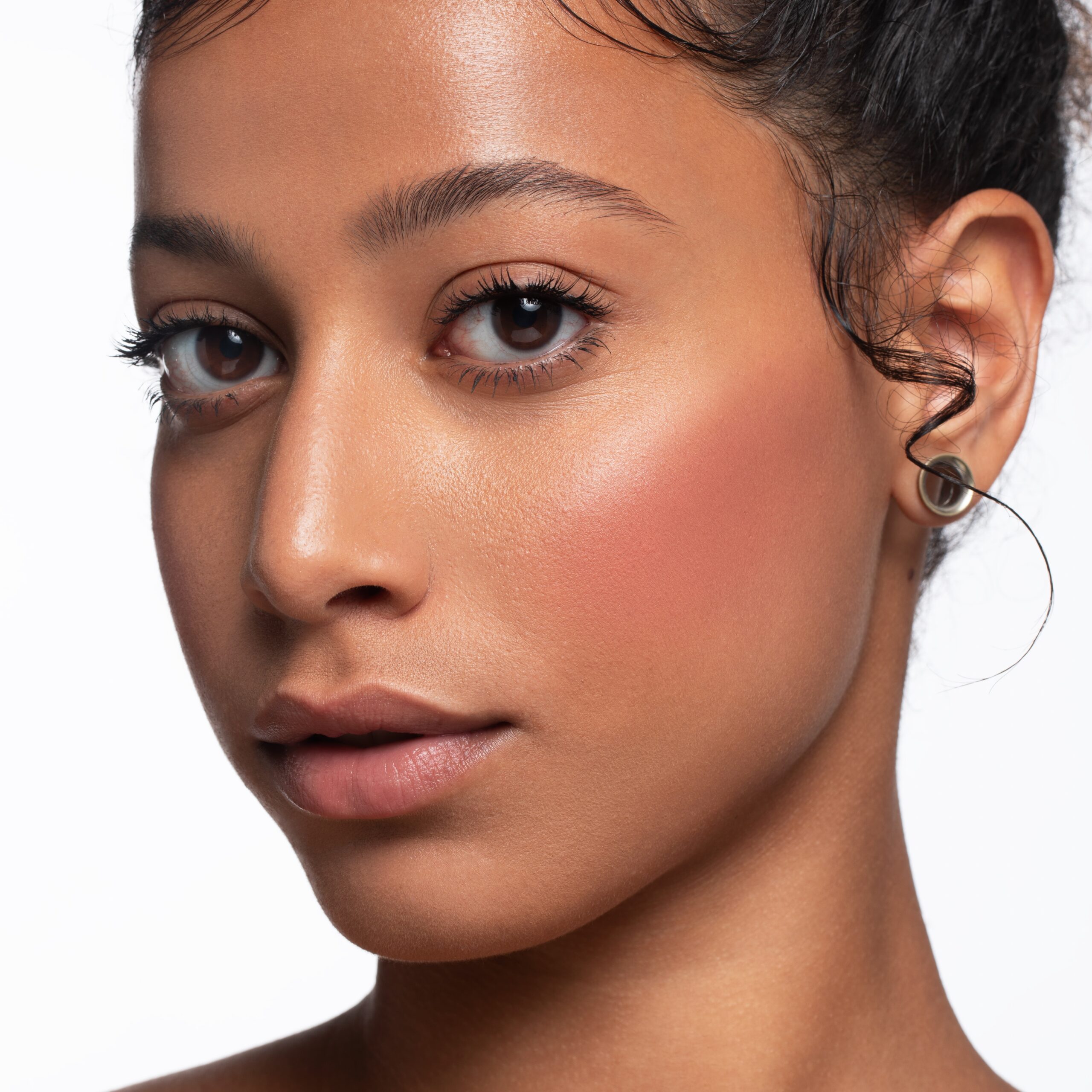 Cliomakeup-blush-in-polvere-99-angel-8-pelle-scura-light-skin