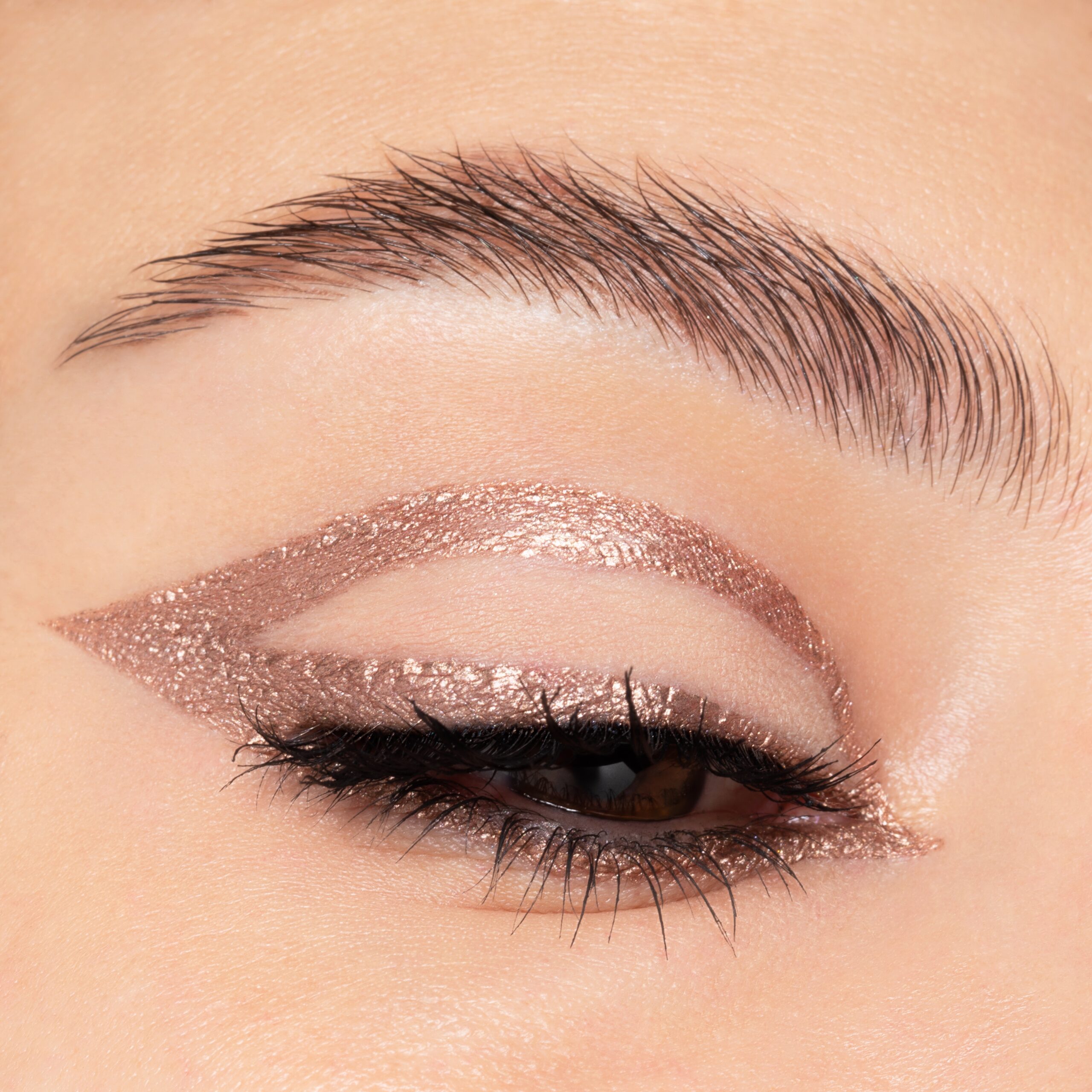 Cliomakeup-ombretto-cremoso-creamy-cappuccino-sweetielove-6-greta-look-grafico