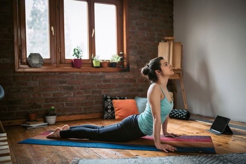 cliomakeup-esercizi-di-stretching-6