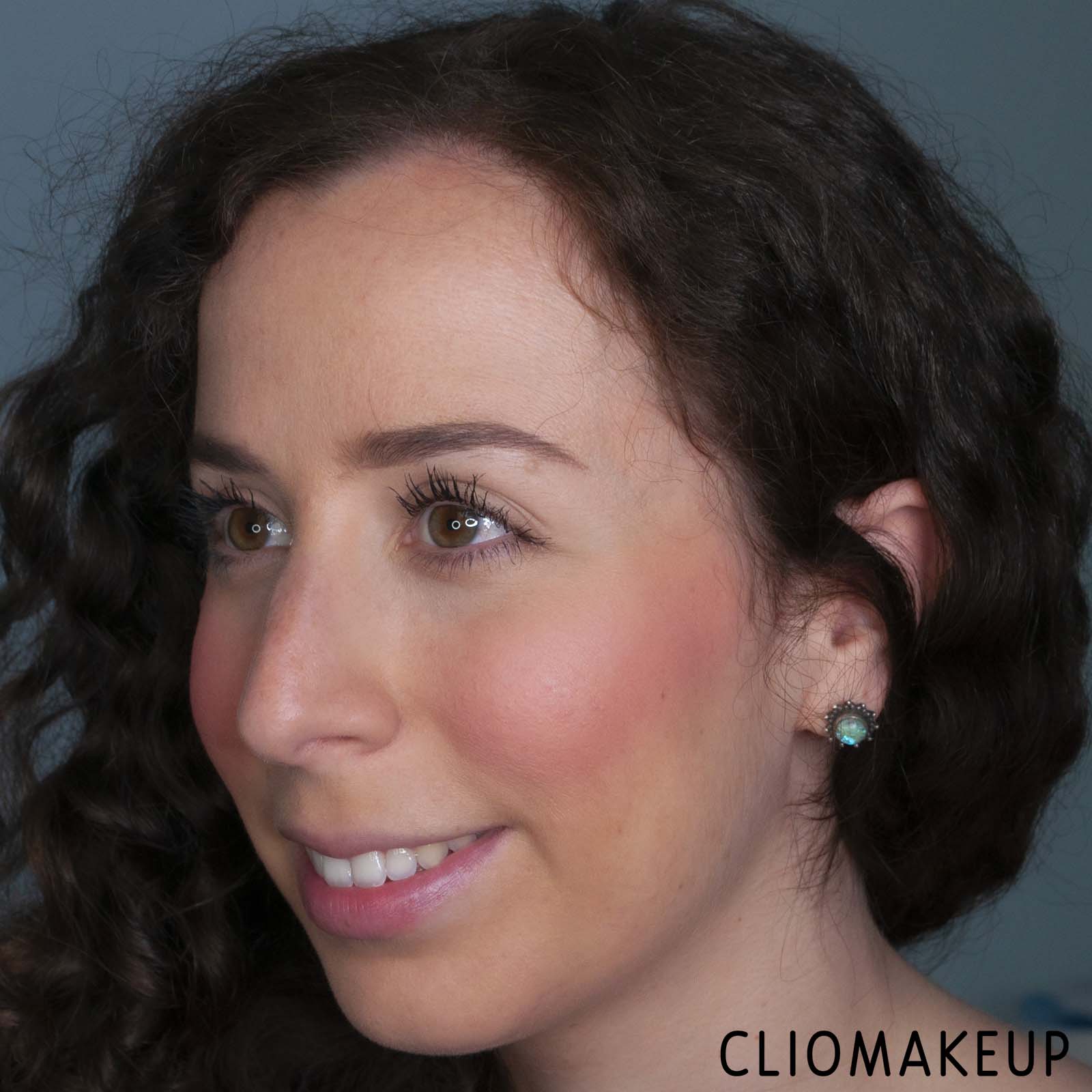 cliomakeup-recensione-blush-makeup-revolution-roxi-x-makeup-revolution-blush-burst-palette-13