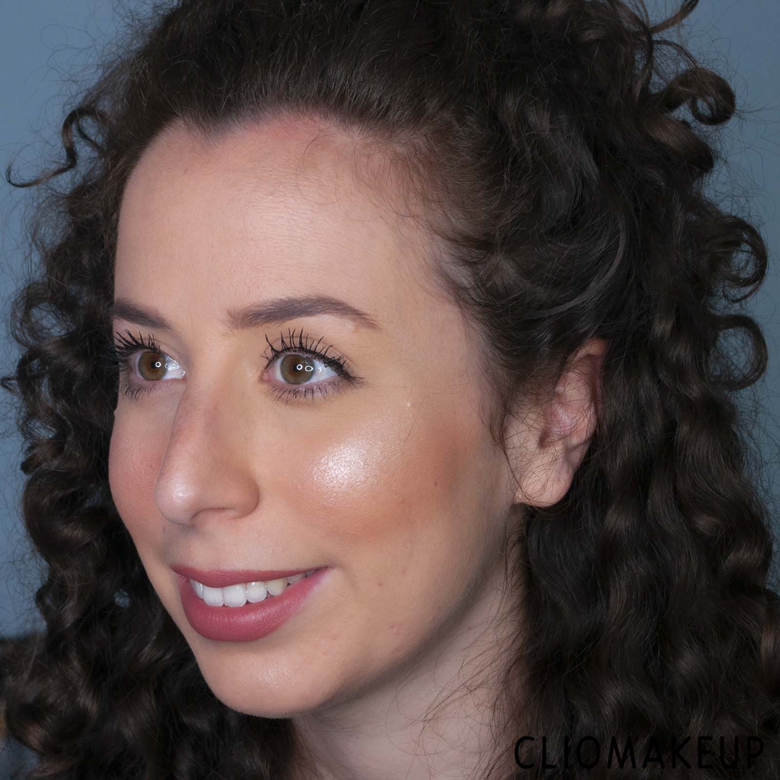 cliomakeup-recensione-illuminante-xx-revolution-xxposure-highlighter-multi-dimensional-powder-11