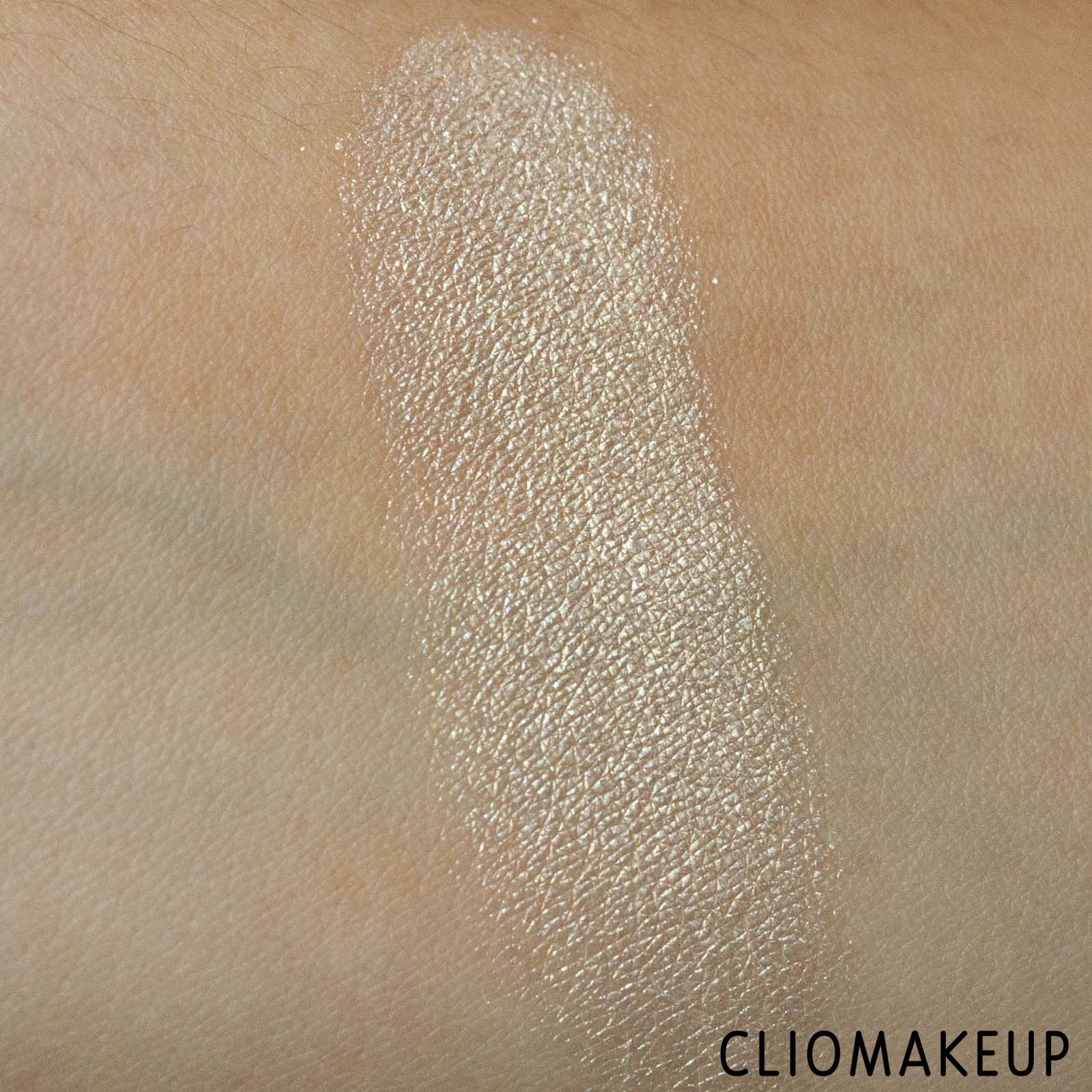 cliomakeup-recensione-illuminante-xx-revolution-xxposure-highlighter-multi-dimensional-powder-6