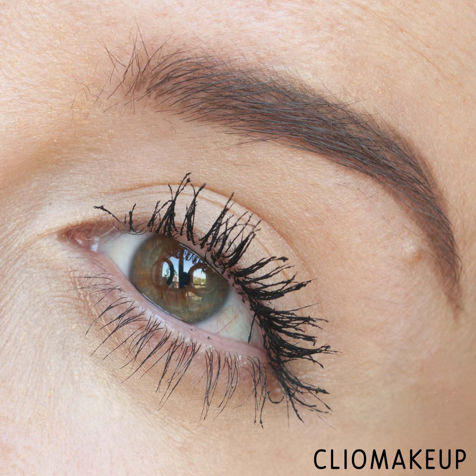 cliomakeup-recensione-mascara-deborah-my-power-volume-effetto-ventaglio-mascara-12