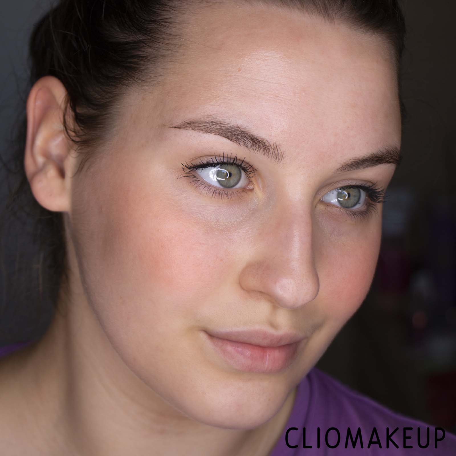 cliomakeup-recensione-blush-pupa-extreme-blush-matt-blush-compatto-effetto-naturale-13