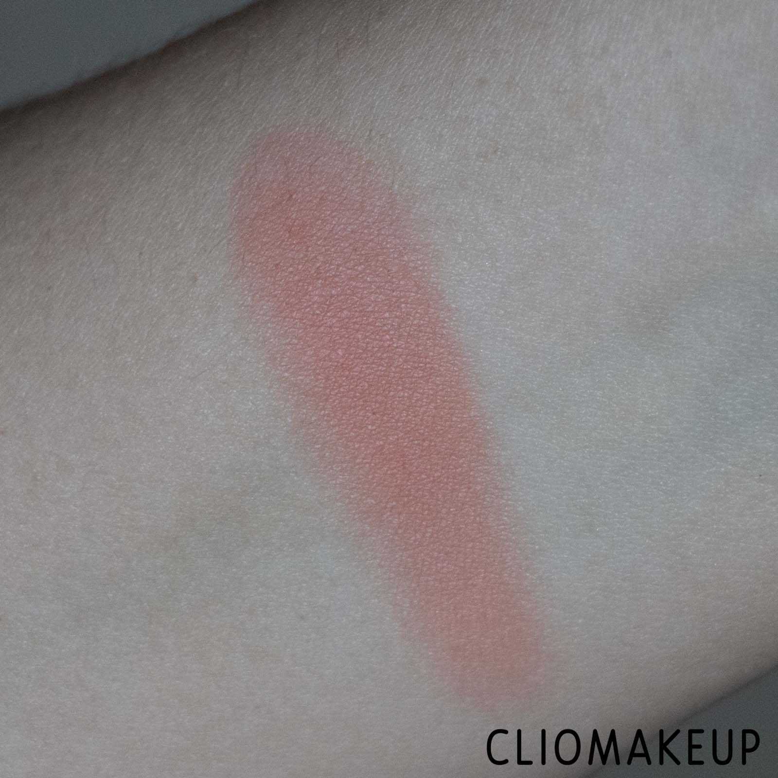 cliomakeup-recensione-blush-pupa-extreme-blush-matt-blush-compatto-effetto-naturale-6
