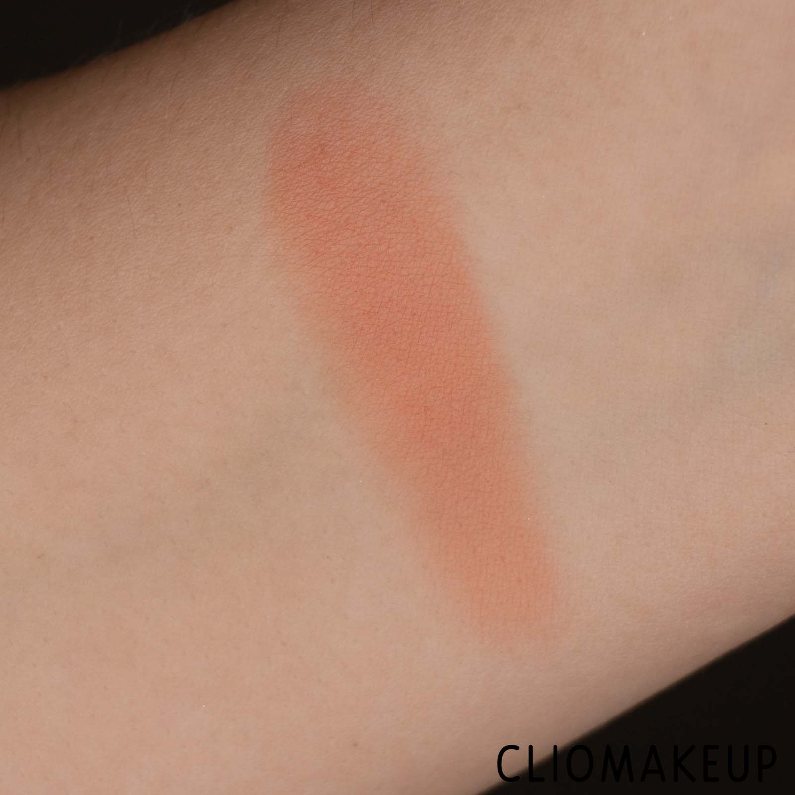 cliomakeup-recensione-blush-pupa-extreme-blush-matt-blush-compatto-effetto-naturale-7