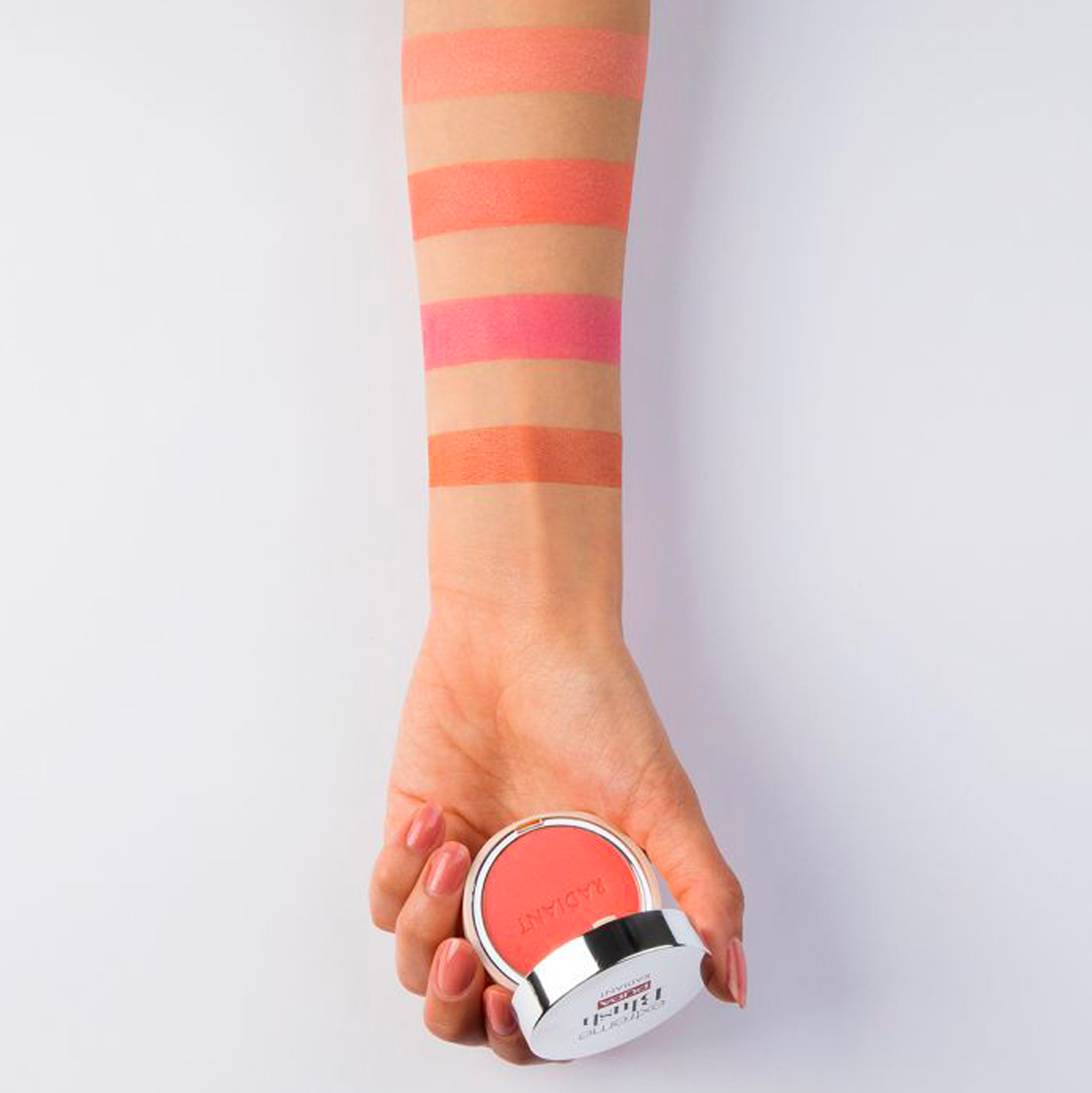 cliomakeup-recensione-blush-pupa-extreme-blush-radiant-blush-compatto-effetto-luminoso-3