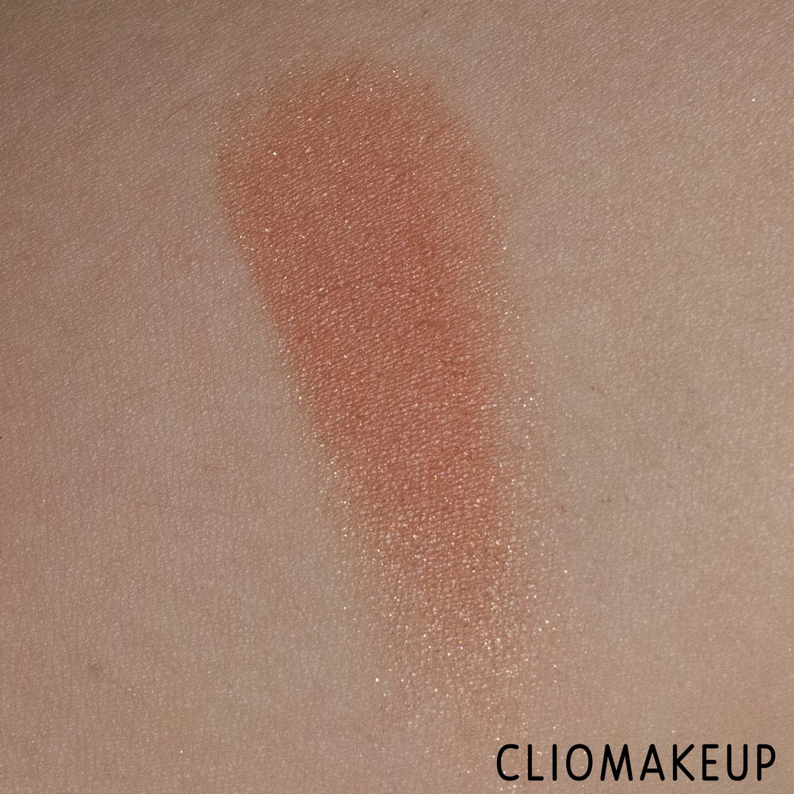 cliomakeup-recensione-blush-pupa-extreme-blush-radiant-blush-compatto-effetto-luminoso-8