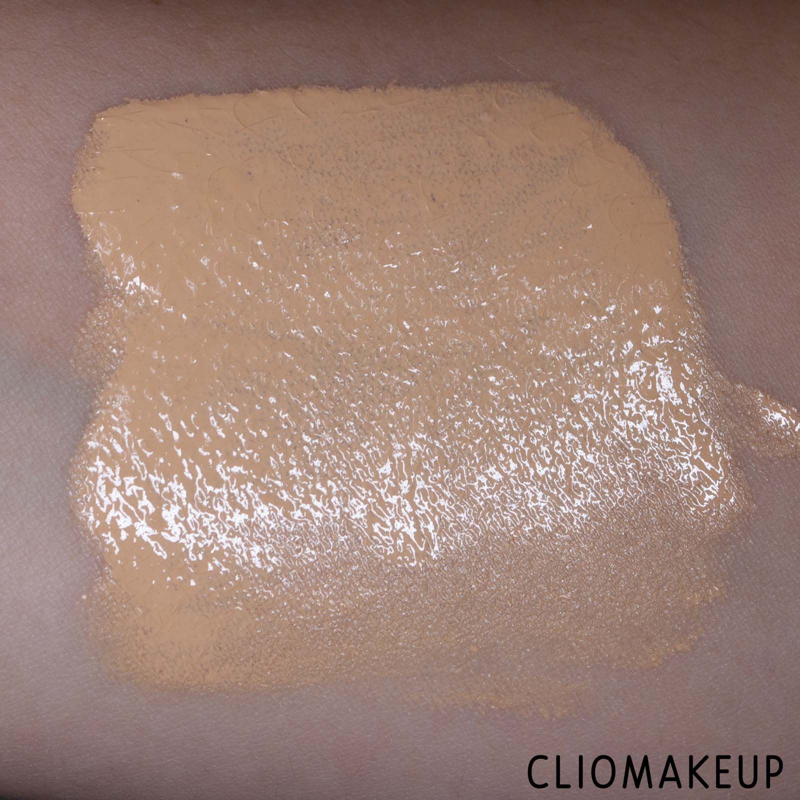 cliomakeup-recensione-fondotinta-ysl-youth-liberator-serum-foundation-9