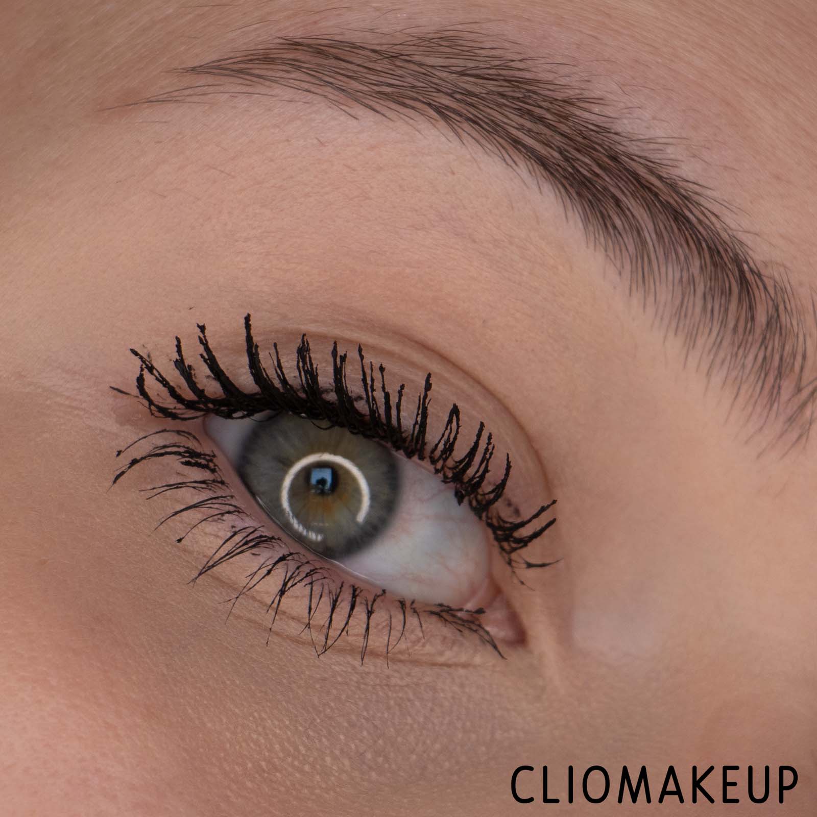 cliomakeup-recensione-mascara-catrice-glam-e-doll-volume-mascara-waterproof-15