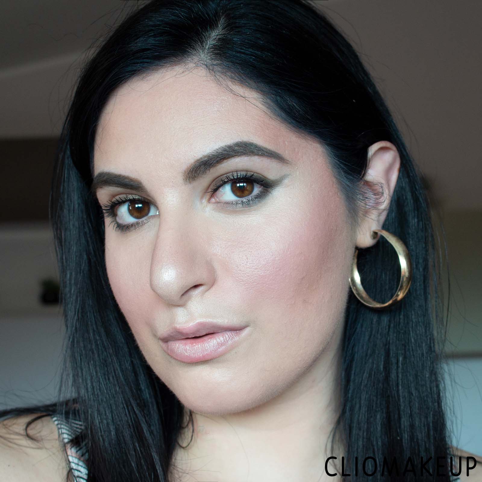 cliomakeup-recensione-fondotinta-astra-transformist-foundation-+-concealer-14