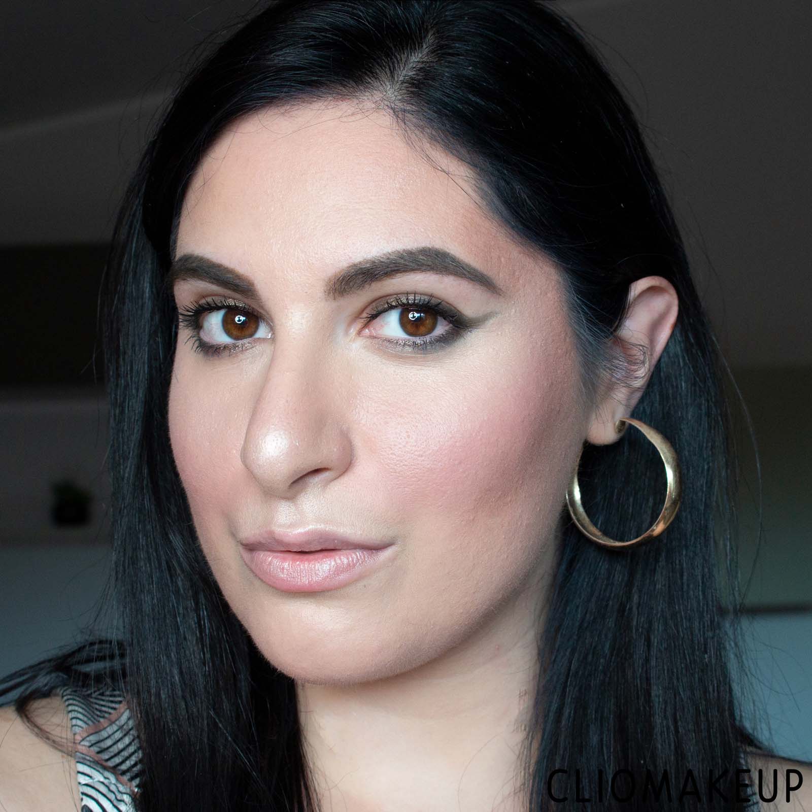 cliomakeup-recensione-fondotinta-astra-transformist-foundation-+-concealer-15