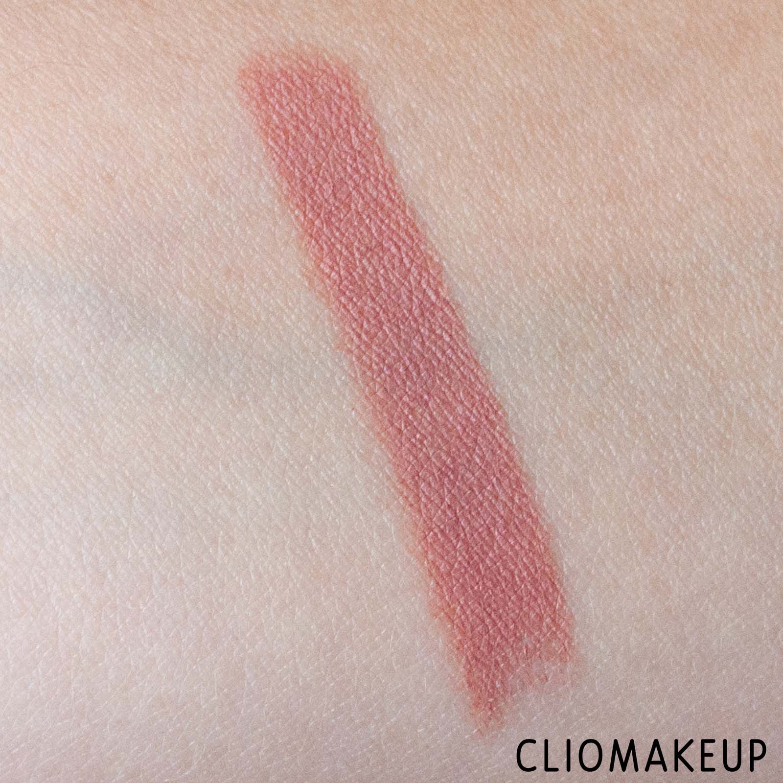 cliomakeup-recensione-rossetto-charlotte-tilbury-matte-revolution-luminous-modern-matte-long-lasting lipstick-7