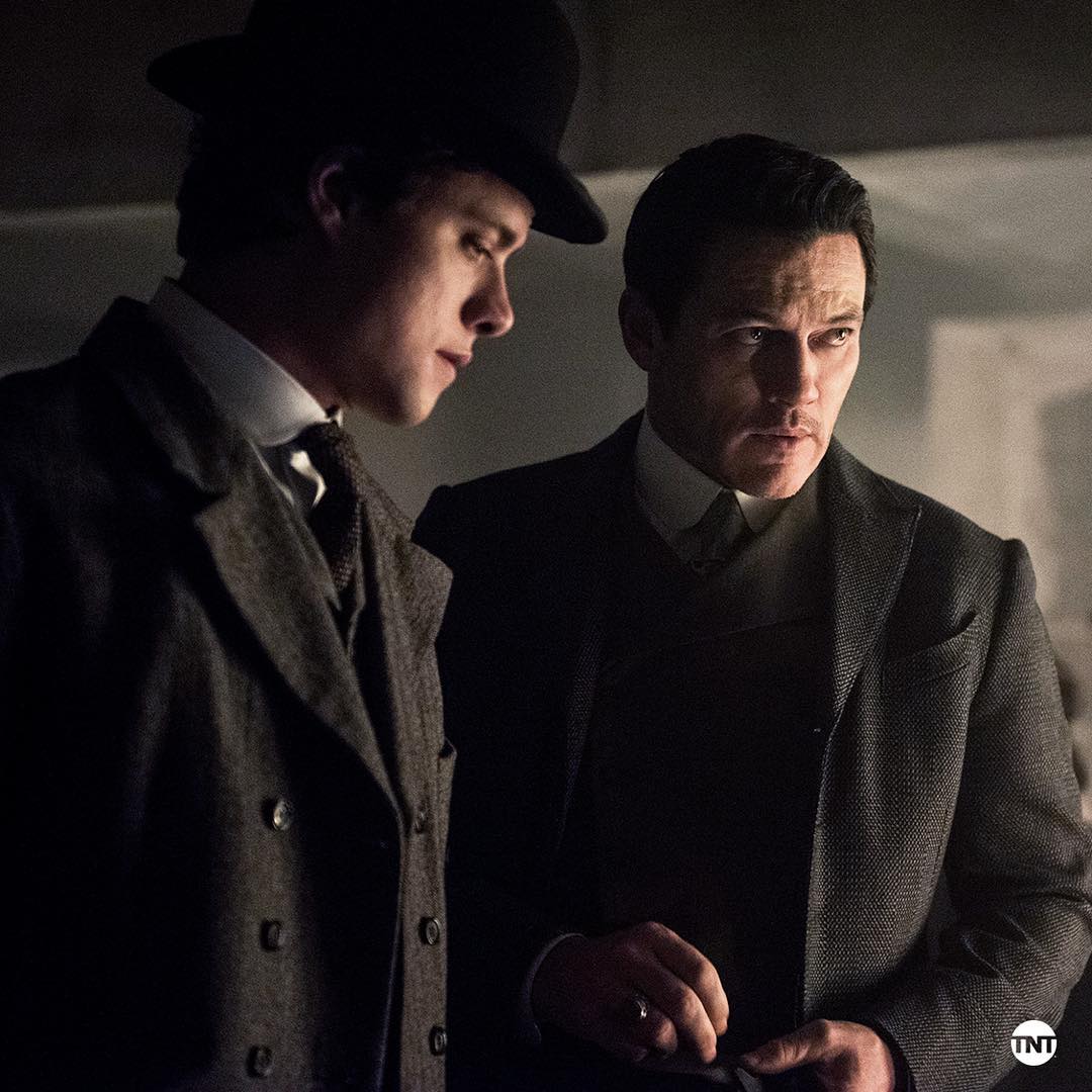 Cliomakeup-netflix-autunno-2020-14-thealienisttnt-2