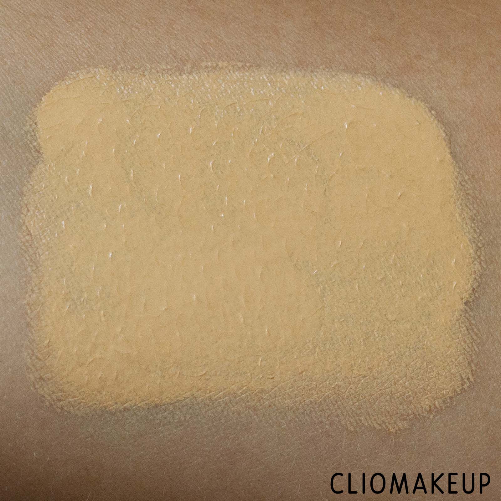 cliomakeup-recensione-fondotinta-too-faced-born-this-way-matte-24-hour-undetectable-super-longwear-foundation-6