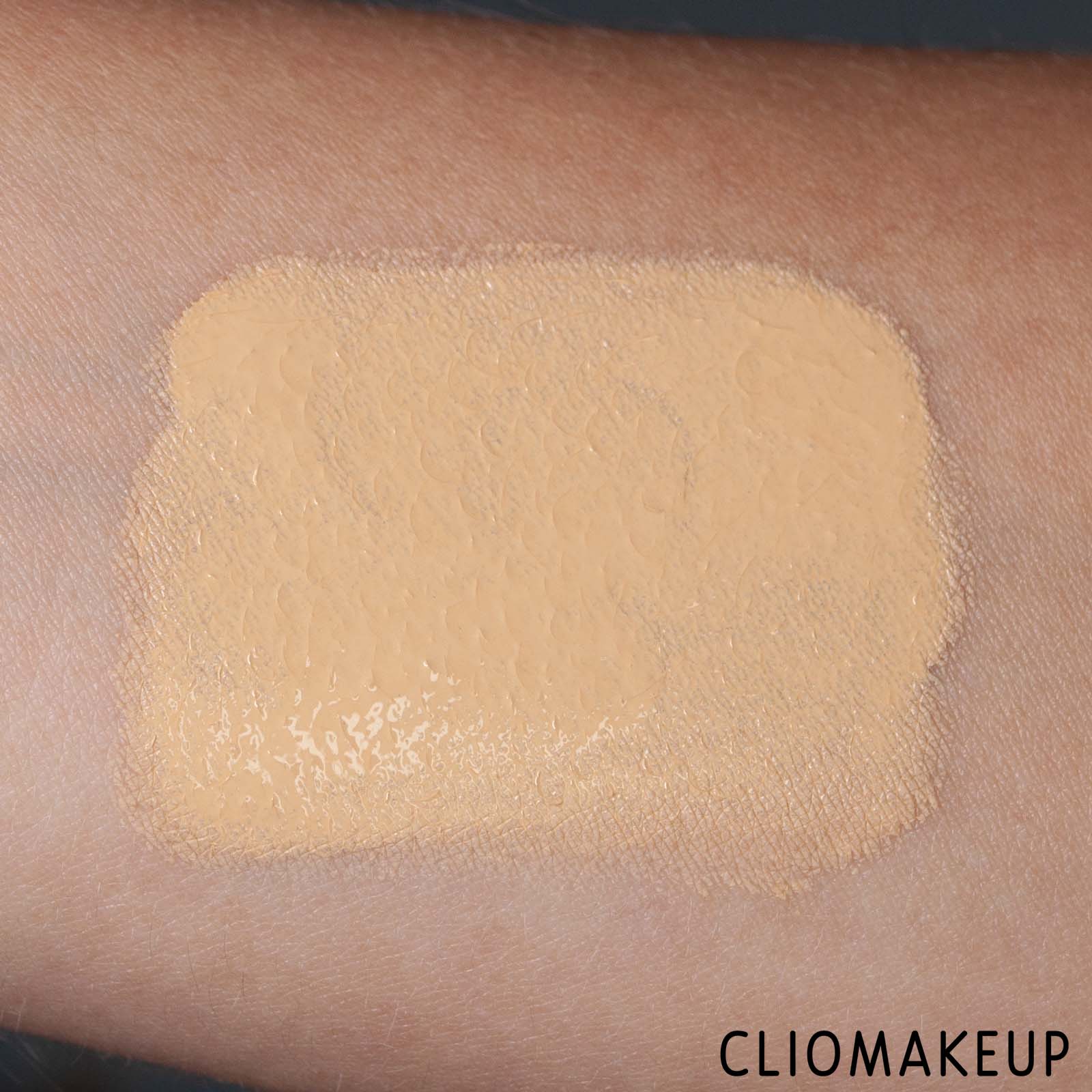 cliomakeup-recensione-fondotinta-too-faced-born-this-way-matte-24-hour-undetectable-super-longwear-foundation-7
