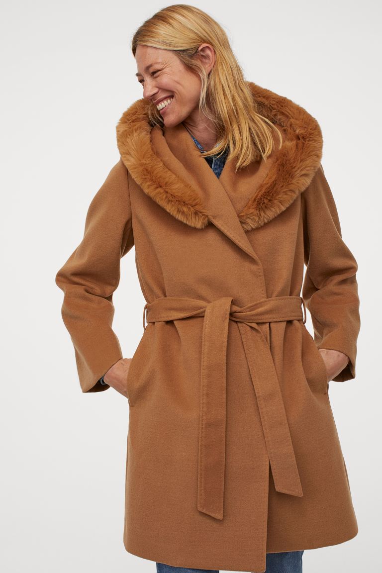 Cliomakeup-cappotto-cammello-autunno-inverno-2020-2021-12-hm-Cappotto-con-cappuccio