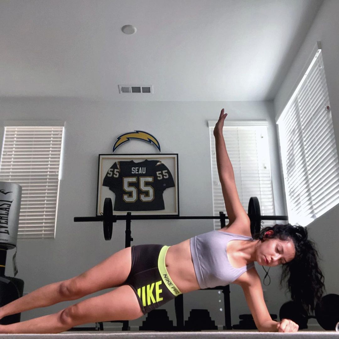 cliomakeup-esercizi-snellire-punto-vita-11-sideplank