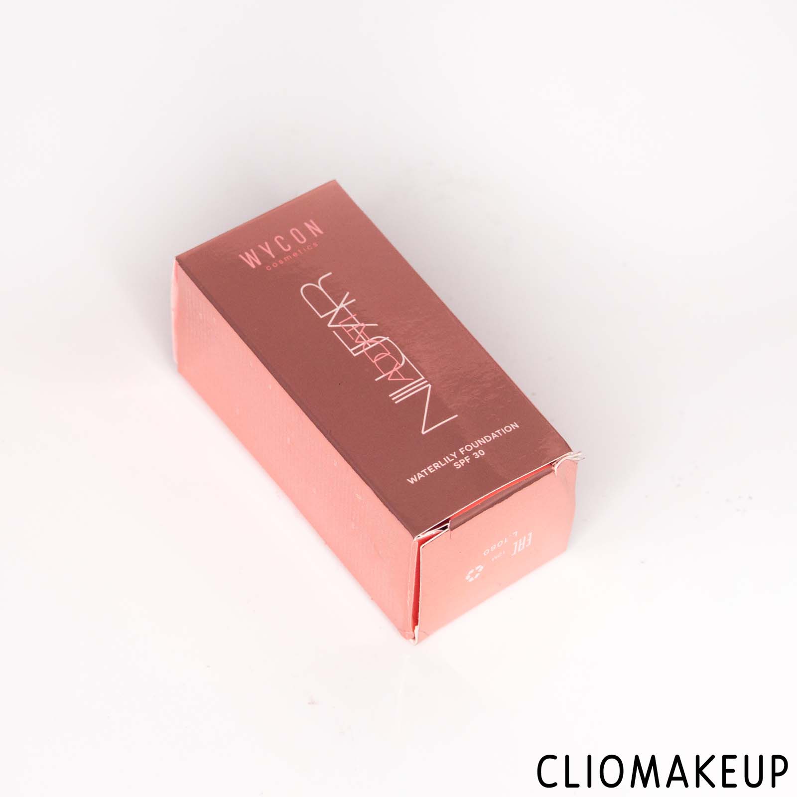 cliomakeup-recensione-fondotinta-wycon-nilufar-addati-waterlily-foundation-spf-30-2