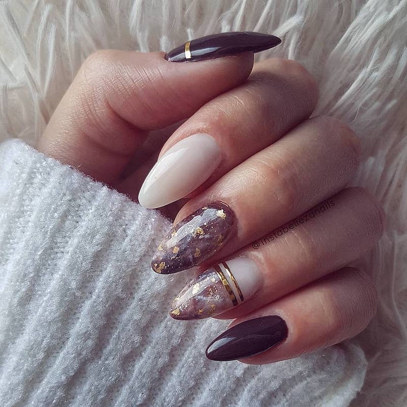 cliomakeup-unghie-autunno-2020-marble-nails-teamclio-8