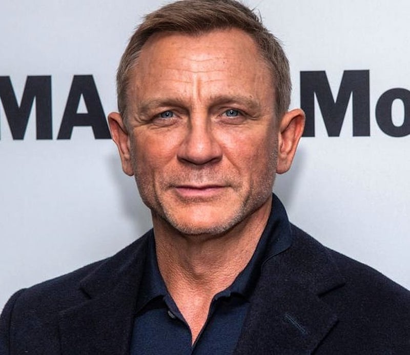 cliomakeup-orecchie-sventola-teamclio-daniel-craig-14