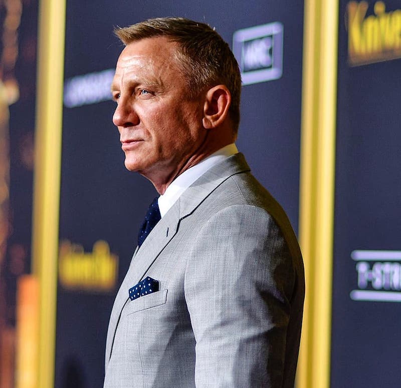 cliomakeup-orecchie-sventola-teamclio-daniel-craig-15