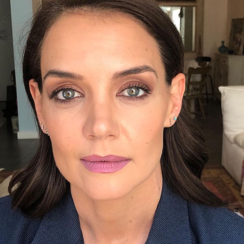 cliomakeup-orecchie-sventola-teamclio-katie-holmes-6