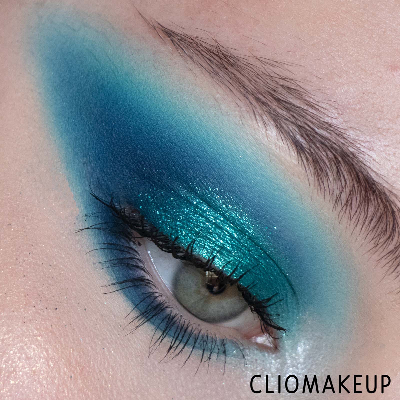 cliomakeup-recensione-palettte-beauty-bay-book-of-magic-20-colour-palette-13