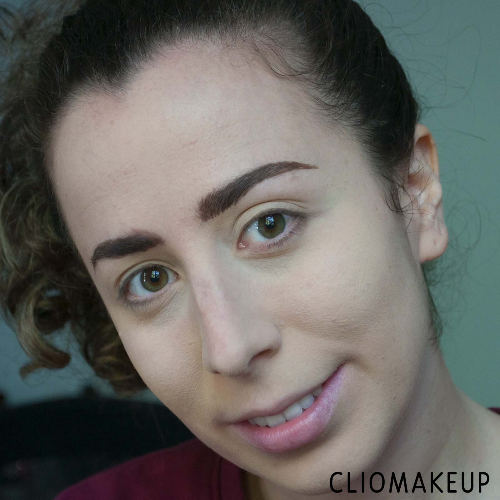 cliomakeup-recensione-fondotinta-fenty-beauty-pro-filtr-soft-matte-powder-foundation-10