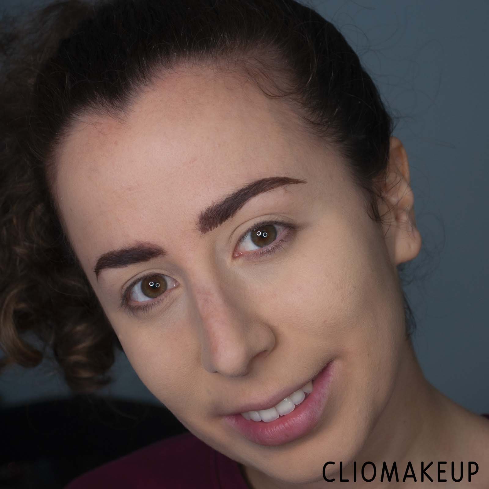 cliomakeup-recensione-fondotinta-fenty-beauty-pro-filtr-soft-matte-powder-foundation-11