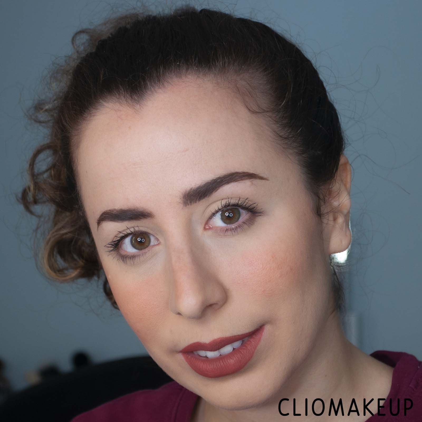 cliomakeup-recensione-fondotinta-fenty-beauty-pro-filtr-soft-matte-powder-foundation-13