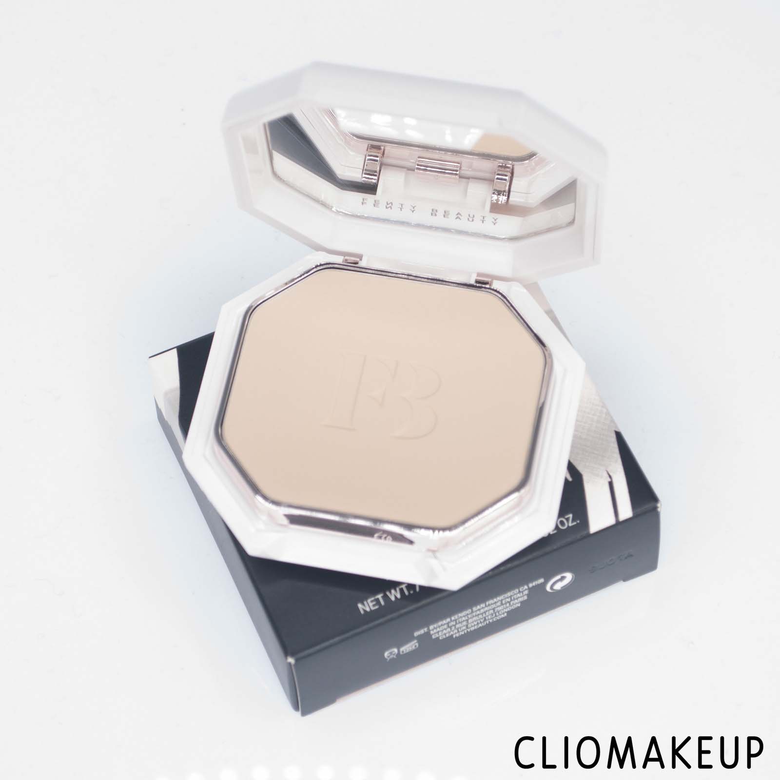 cliomakeup-recensione-fondotinta-fenty-beauty-pro-filtr-soft-matte-powder-foundation-4