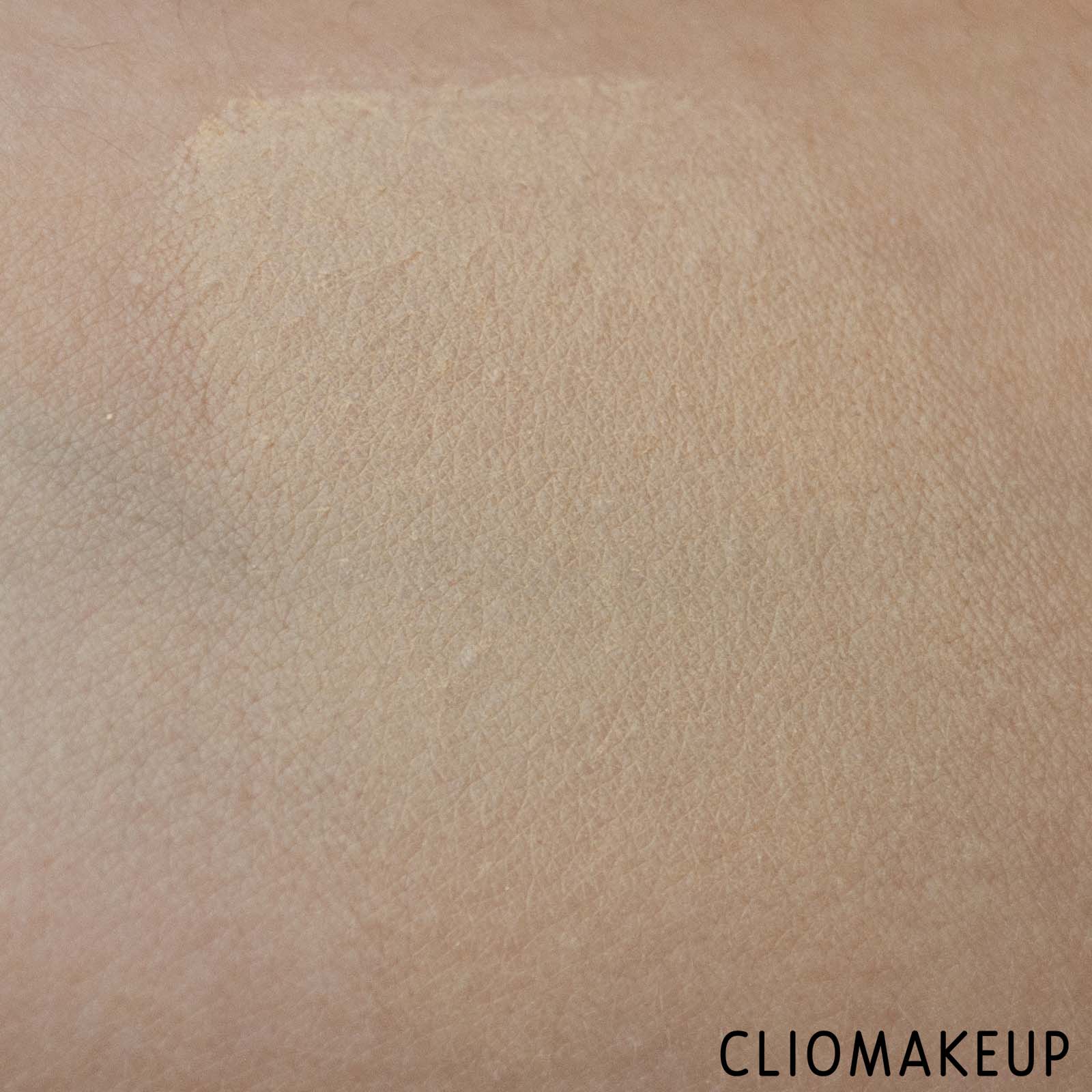 cliomakeup-recensione-fondotinta-fenty-beauty-pro-filtr-soft-matte-powder-foundation-6