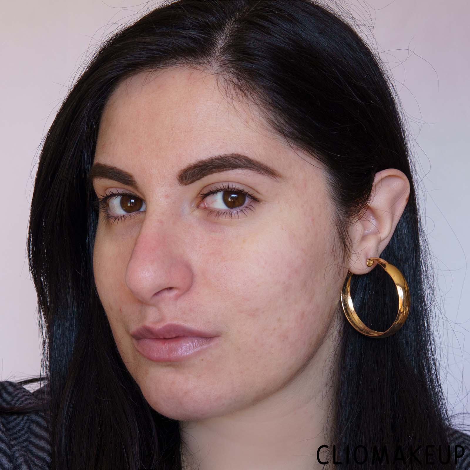 cliomakeup-recensione-fondotinta-makeup-revolution-conceal-e-glow-illuminating-foundation-10